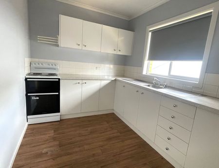 TIDY UNIT ON NORTH HILL - Photo 3