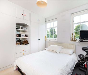 A beautifully presented three bedroom house with large west facing ... - Photo 6