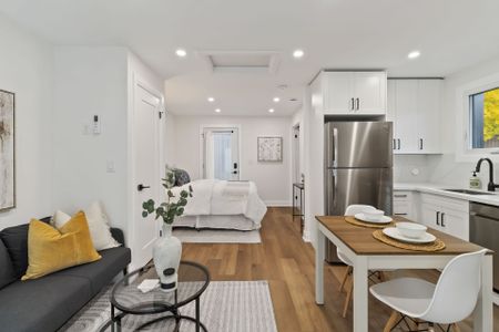 For Lease - 1332 Majestic Drive Unit# 2, Burlington, Ontario - Photo 2