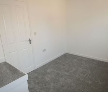 2 bed House - To Let - Photo 3