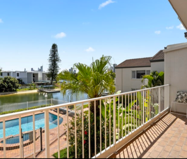 Stunning Townhouse in Broadbeach Waters - Photo 6