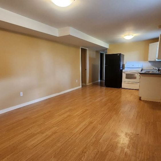 GLenrosa 2 bd, 1 bath walkout basement suite avail now - Photo 1