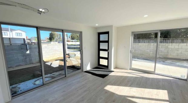 Mangere East, 4 bedrooms - Photo 1