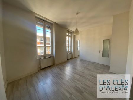 Location Appartement 2 pièces 40m² LYON 7ème - Photo 2