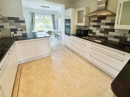 1 bedroom in a house share to rent - Photo 5