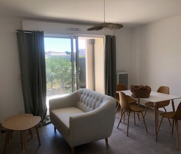 Location Appartement 2 pièces 42m² SAUVIAN 34410 - Photo 2