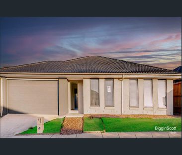 Modern & Charming Family Home! - Photo 2