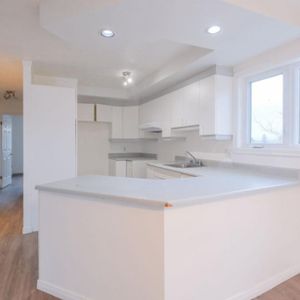 Jolie 4 1/2 dans un quartier tranquille - Photo 2