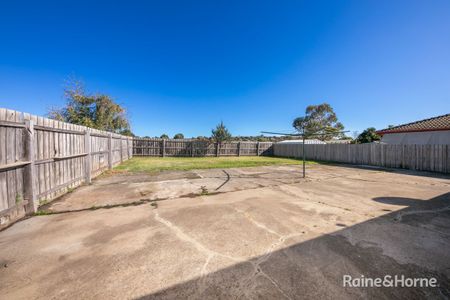 18 Fremantle Road, Sunbury, VIC 3429 - Photo 3