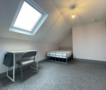 4 bedroom terraced house to rent - Photo 4