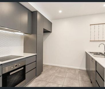 Easy-Care Apartment Offering an Exceptional Lifestyle! - Photo 6