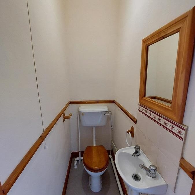 2 bedroom terraced house to rent - Photo 1