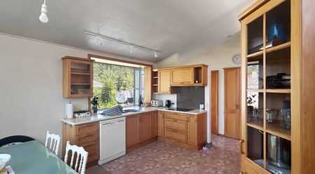 Redwood - 3 Bedrooms - Photo 3
