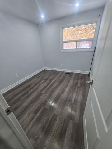 For Lease - 21 Moore Street Unit# Upper, Brampton, Ontario - Photo 2