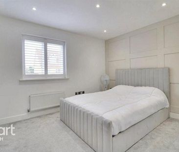 2 bedroom end of terrace house to rent - Photo 5