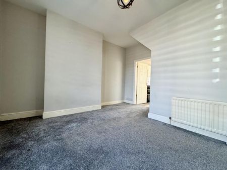 3 bedroom semi-detached house to rent - Photo 3