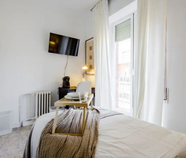 Room in a shared 6-bedroom apartment for rent in Castilla, professionals only. - Foto 3