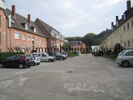 Alt-Garstedt - ruhige Wohnlage - helles Hochparterre mit großen Wohnbereich - Foto 2