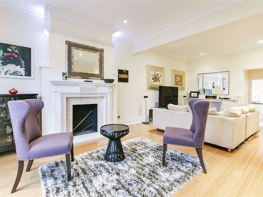 A fantastic end of terrace house in the Alphabet Streets. - Photo 1