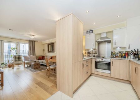 Chatfield Road, SW11 3SE, London - Photo 2