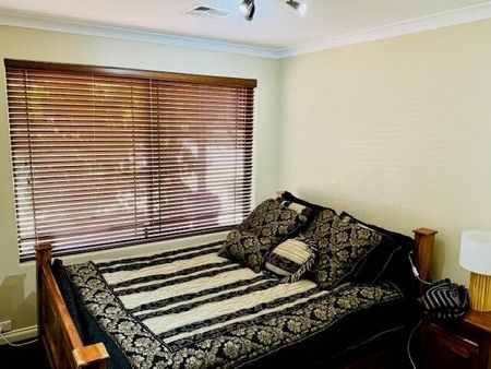 Port Kennedy - Photo 3