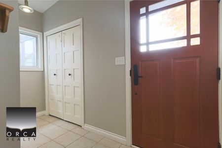 1932 Jones Avenue, North Vancouver (UNFURNISHED) - Photo 2