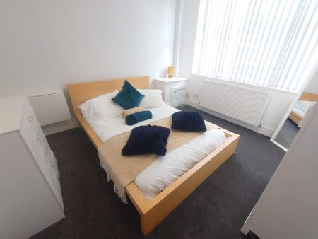 3 bedroom terraced house to rent - Photo 4