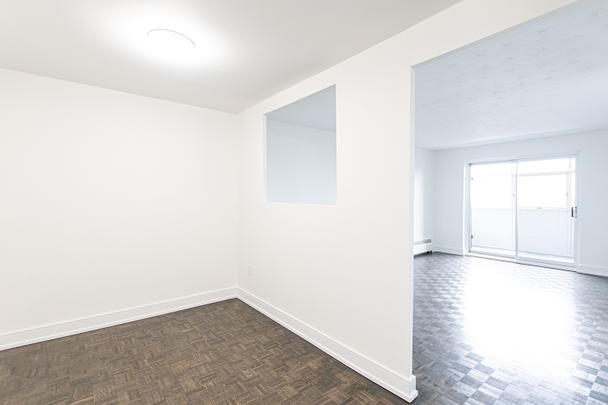 444 Victoria Road N - Photo 1