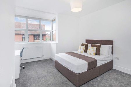 4 bedroom terraced house to rent - Photo 4
