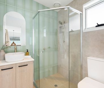 Brand New 2 Story Unit Right in the Heart of Tewantin - Photo 3