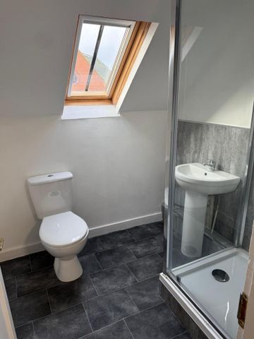 1 bedroom in a house share to rent - Photo 5