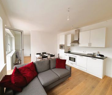 Exklusive Innenstadtwohnung mit Dachterrasse & Klimaanlage – Blick ... - Photo 1