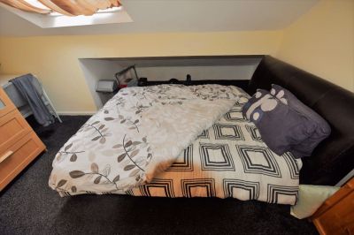 2 bedroom House in Hyde Park, Leeds - Photo 4