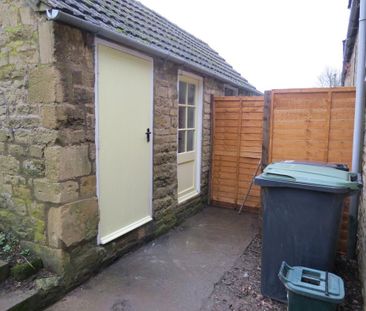 2 bedroom end of terrace house to rent - Photo 2