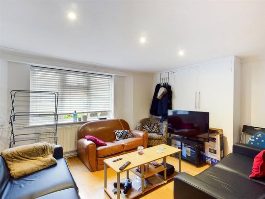 4 bedroom maisonette to rent - Photo 1