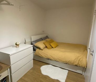 Room in a Shared Flat, Orchard Court, SE26 - Photo 4