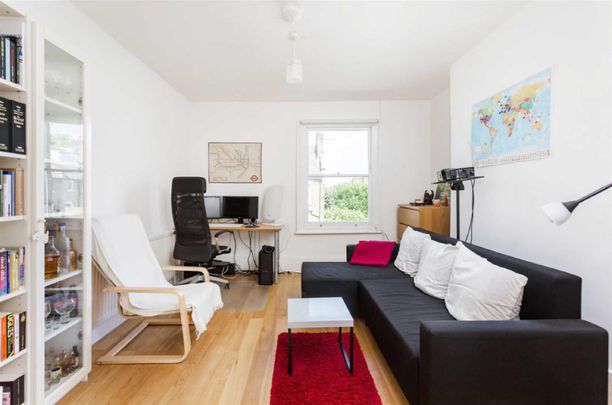 Roderick Road, Hampstead, NW3 - Photo 1