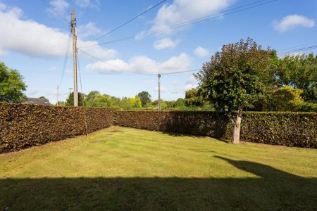 3 bedroom detached bungalow to rent - Photo 3