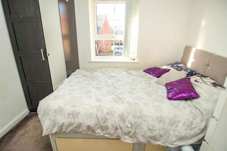 3 bedroom detached house to rent - Photo 2