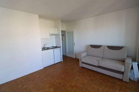 Appartement 1 pièces 22m2 MARSEILLE 5EME 550 euros - Photo 4