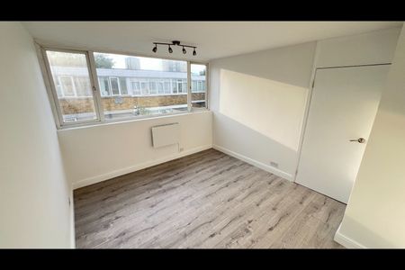 4 Bed Terraced House, Cottingham Road, SW8 - Photo 5