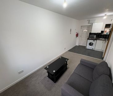 1 Bed Flat, Brook Road, M14 - Photo 1