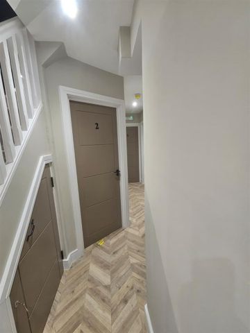 Burnt Ash Hill, London SE12 - Photo 5