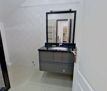 Location Appartement 4 pièces 83m² - Photo 2