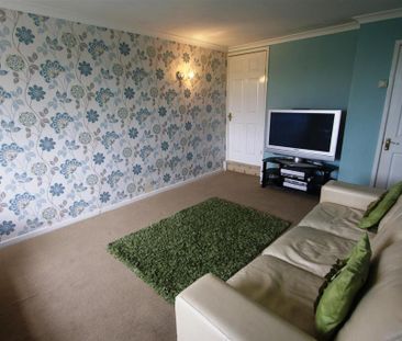 2 bedroom terraced house to rent - Photo 4