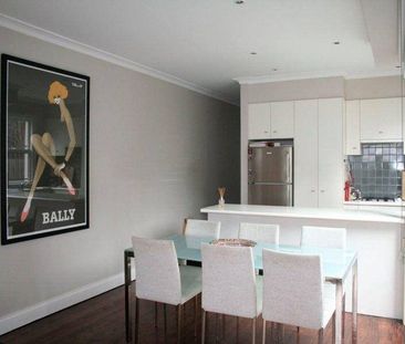 3 bedroom townhouse with TWO living areas - Photo 1