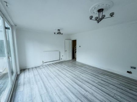 3 bedroom terraced house to rent - Photo 2