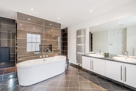 5 bedroom terraced house to rent - Photo 4