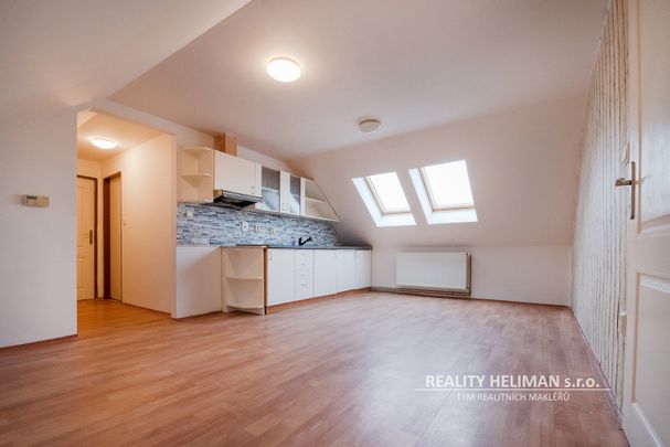 Pronájem bytu 2+kk 50 m² - Fotografie 1