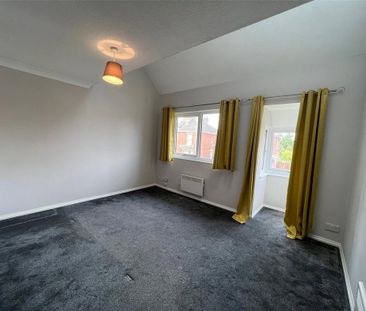 2 bedroom end of terrace house to rent - Photo 3